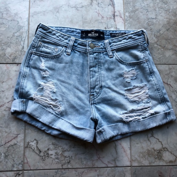Hollister Shorts - Picture 2 of 3